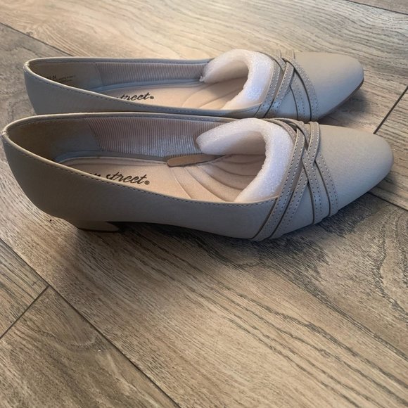 EASY STREET WALLIS WOMEN'S BLOCK HEEL PUMPS/HEELS OATMEAL LINEN 7.5 - Picture 8 of 10